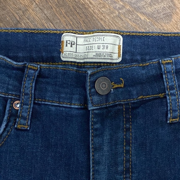 FREE PEOPLE BLOWN OUT KNEE HIGH WAISTED SKINNY JEAN DARK WASH BUTTERY SOFT SZ 31 - Picture 11 of 16